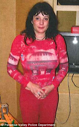 article-2016550-0D13496100000578-472_306x489