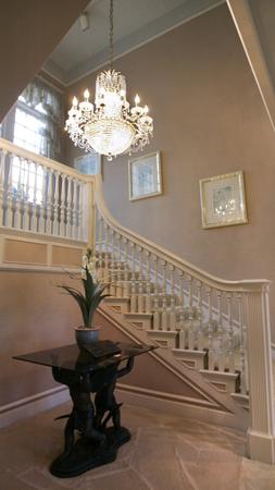 sdut-a-staircase-in-the-spreckels-ma-20160902 (1)